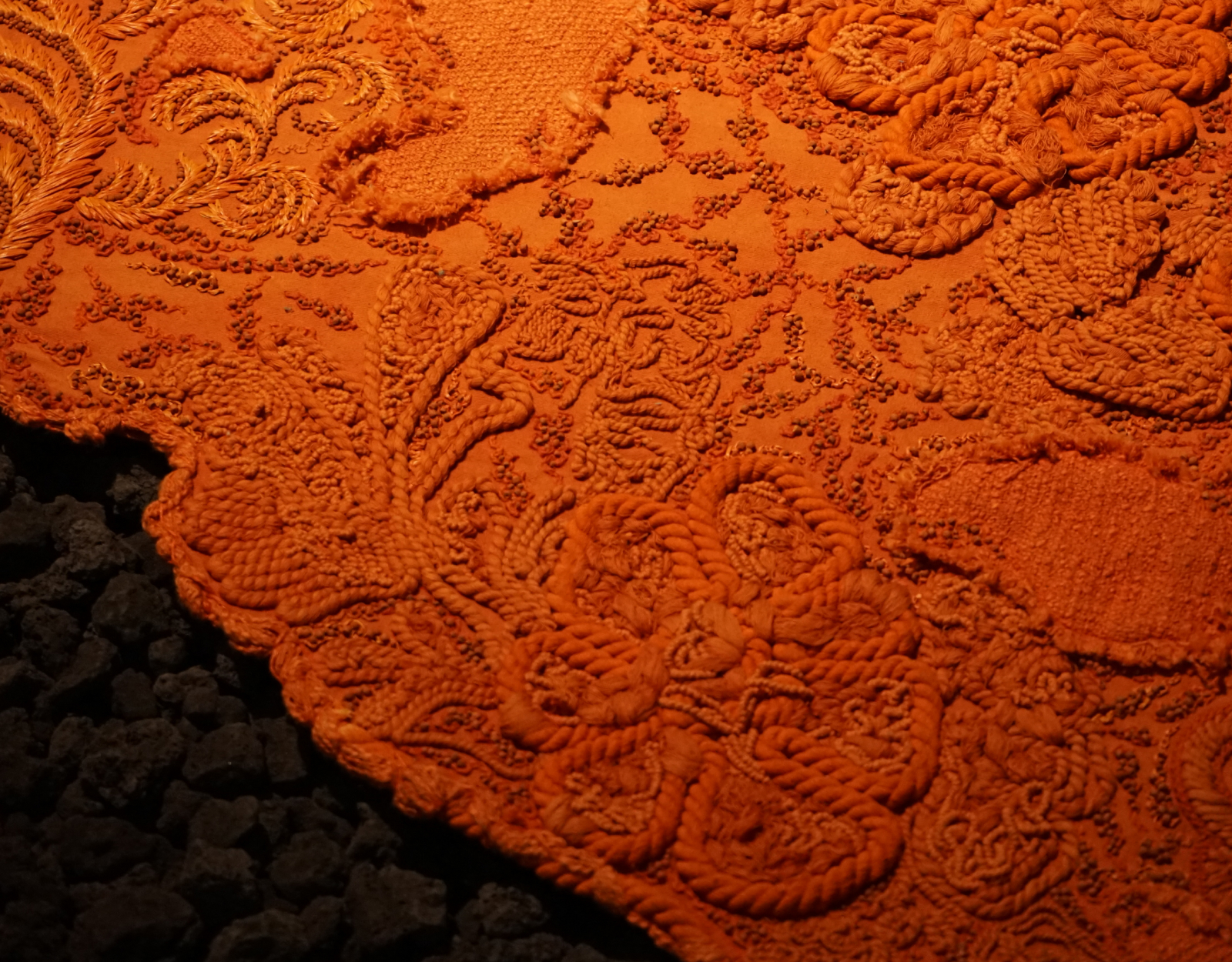 The Garnered - Detail De La Chaise Pompei De Victoire De Brantes X Lesage Interieurs C2 A9 Le19 M Photo Clarisse Ain