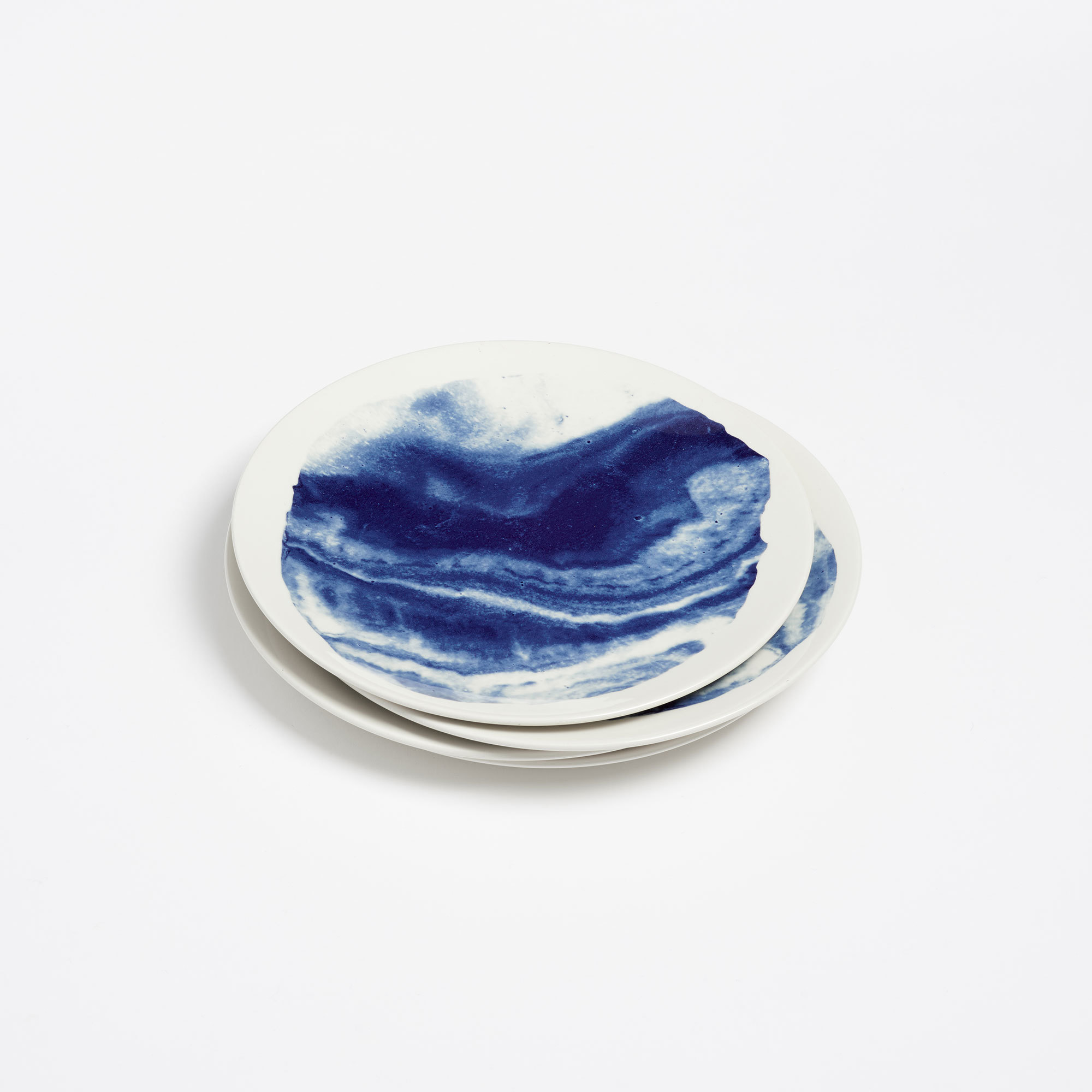 Faye toogood indigo storm 1882 プレート 1882 Ltd x Faye Toogood Indigo Storm Salad Plates | The Garnered