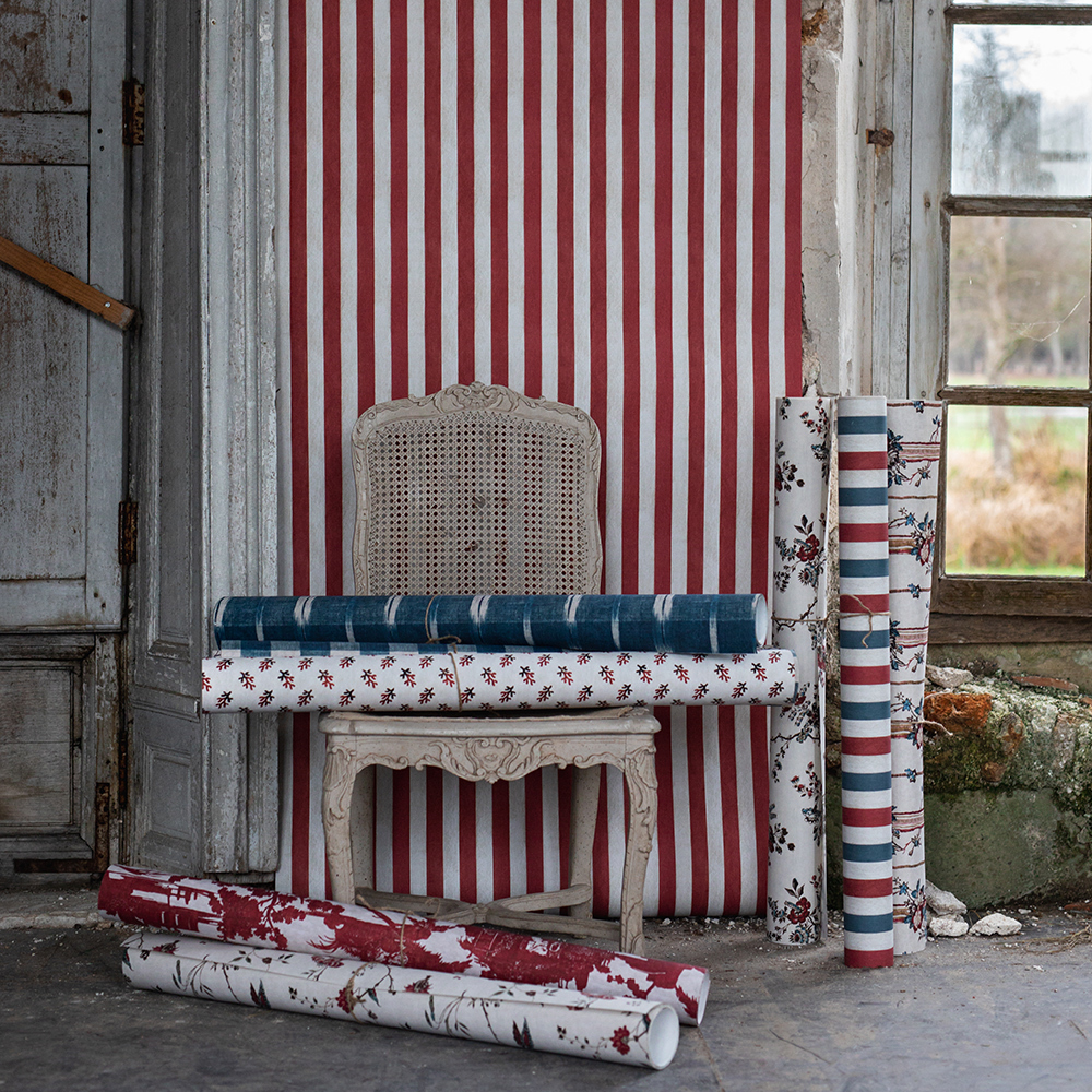 Ruth Ribeaucourt x Antoinette Poisson 'Flammé Indigo' Wallpaper - The Garnered Antoinette Poisson Wallpapers Styled 2