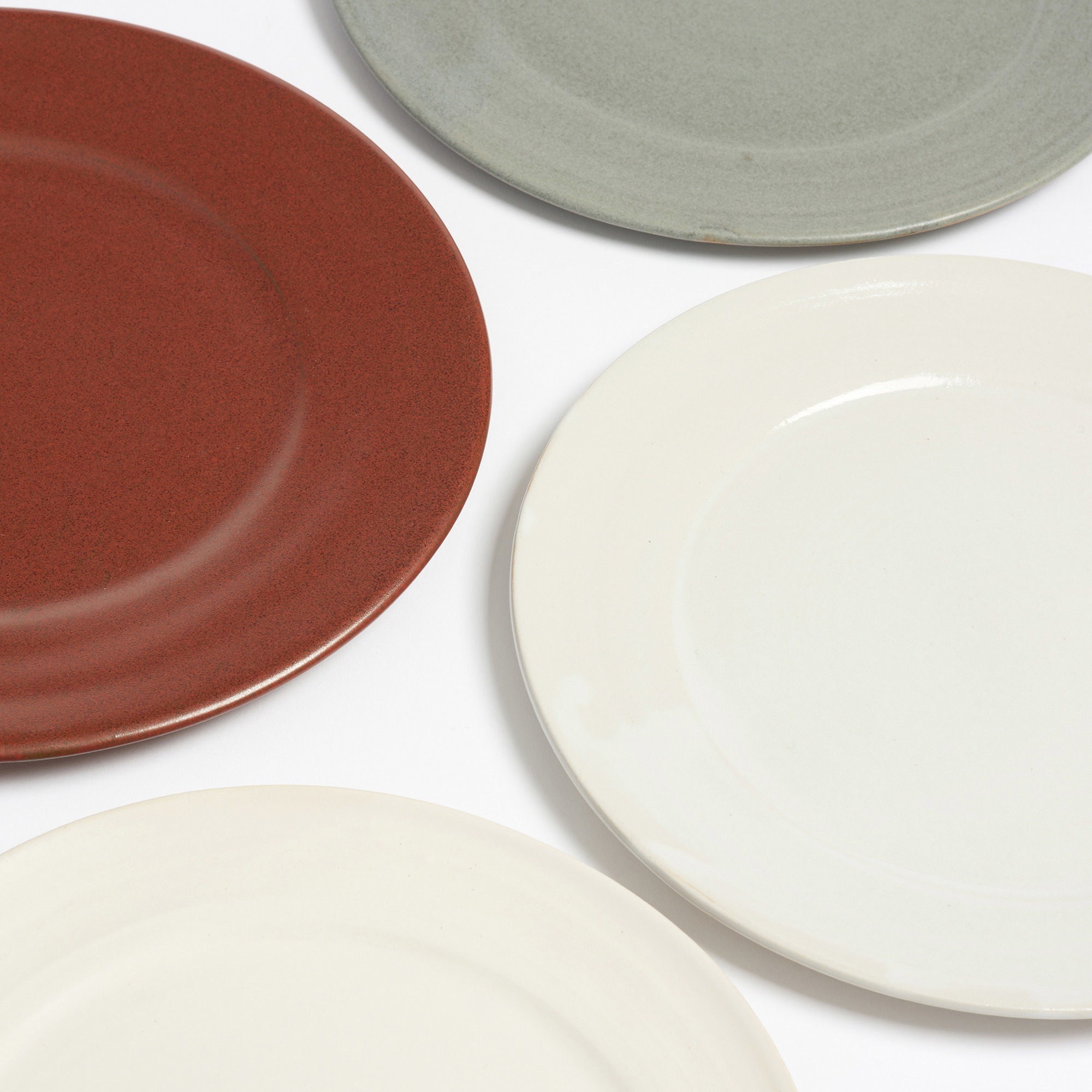 Set of 4 Off-White Matte Glaze Wheel-thrown Dinner Plates - Arielle De Gasquet Group Plate The Garnered