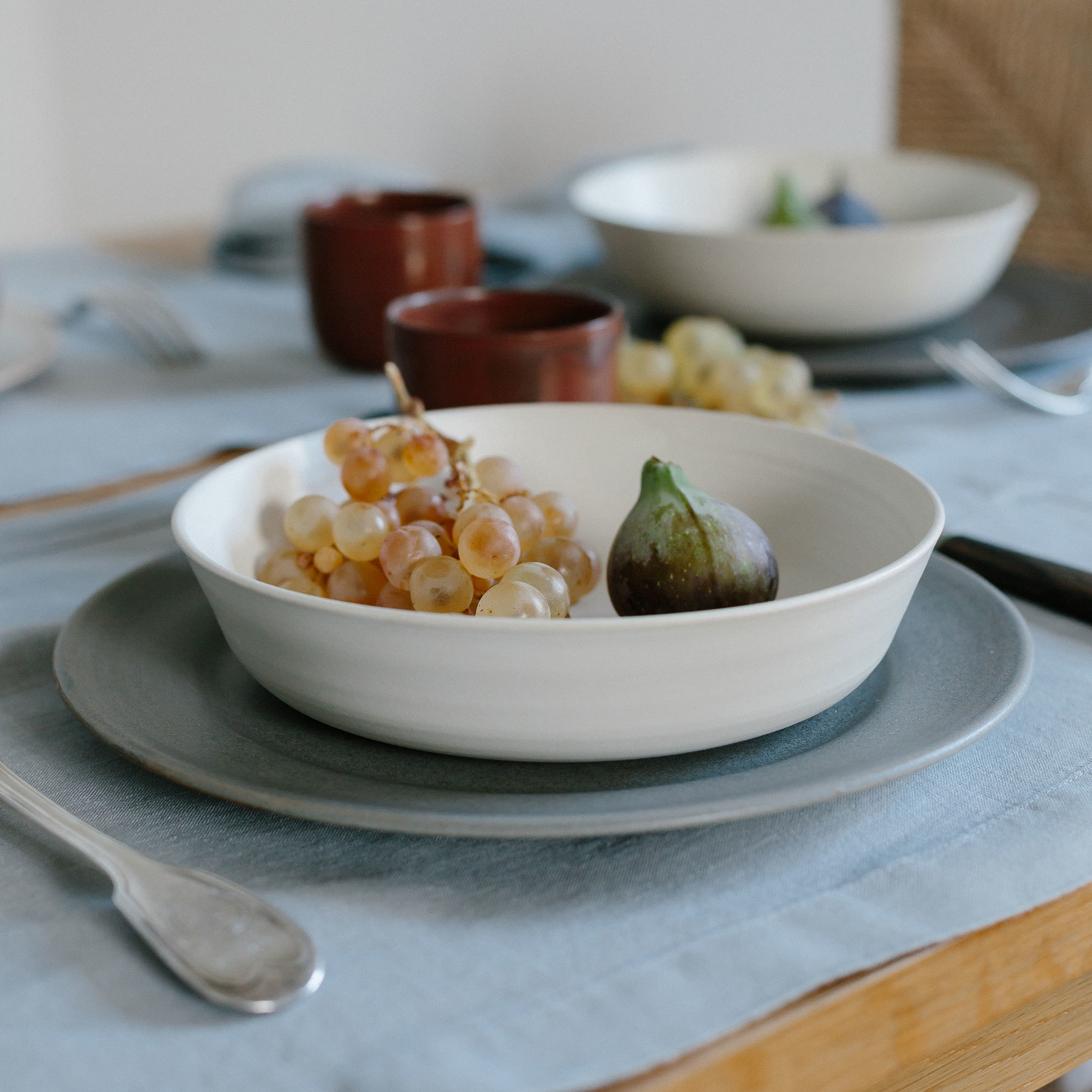 Set of 4 White Glaze Wheel-Thrown Serving Bowls - Arielle De Gasquet Lifestyle The Garnered White Bowl Grey Pate Grapes