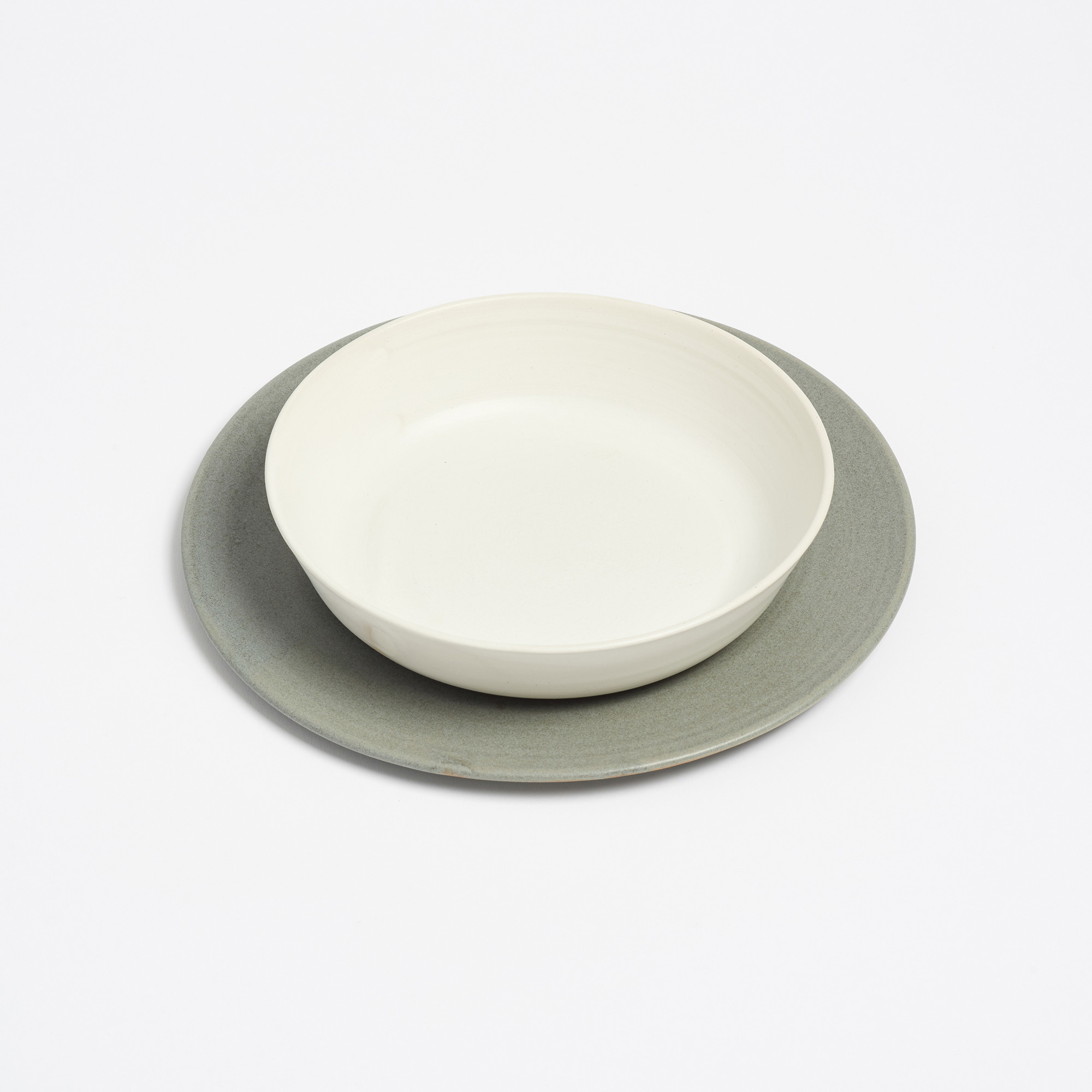 Set of 4 White Glaze Wheel-Thrown Serving Bowls - Arielle De Gasquet White Bowl Grey Plate The Garnered