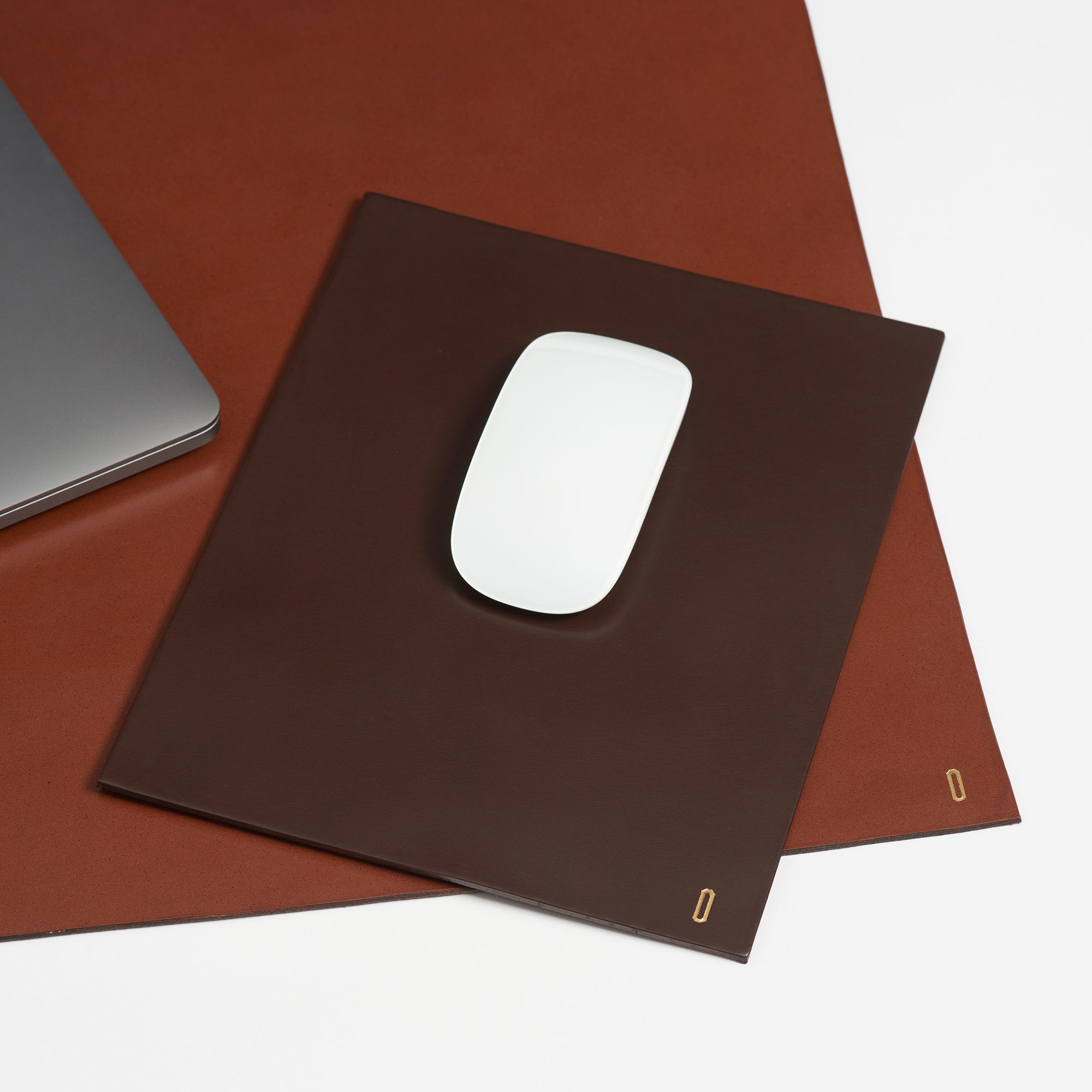Hand-Crafted Leather Desk Set - Doe Leather The Garnered Mouse And Desk Mat Styled