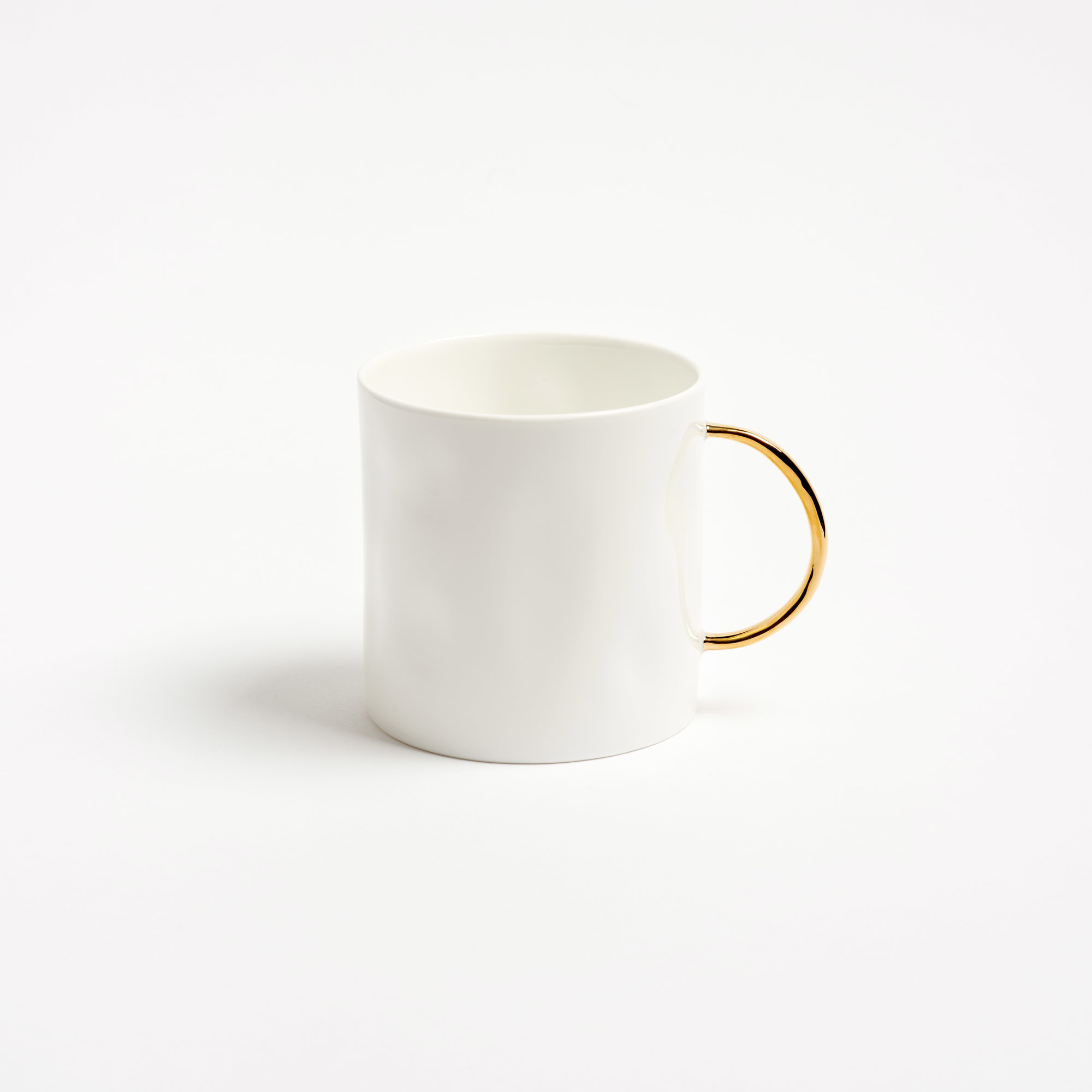 Set of 4 Fine Bone China Tea Mugs with Gold Handle - Gold Tea Mug Feldspar Ceramics The Garnered 1