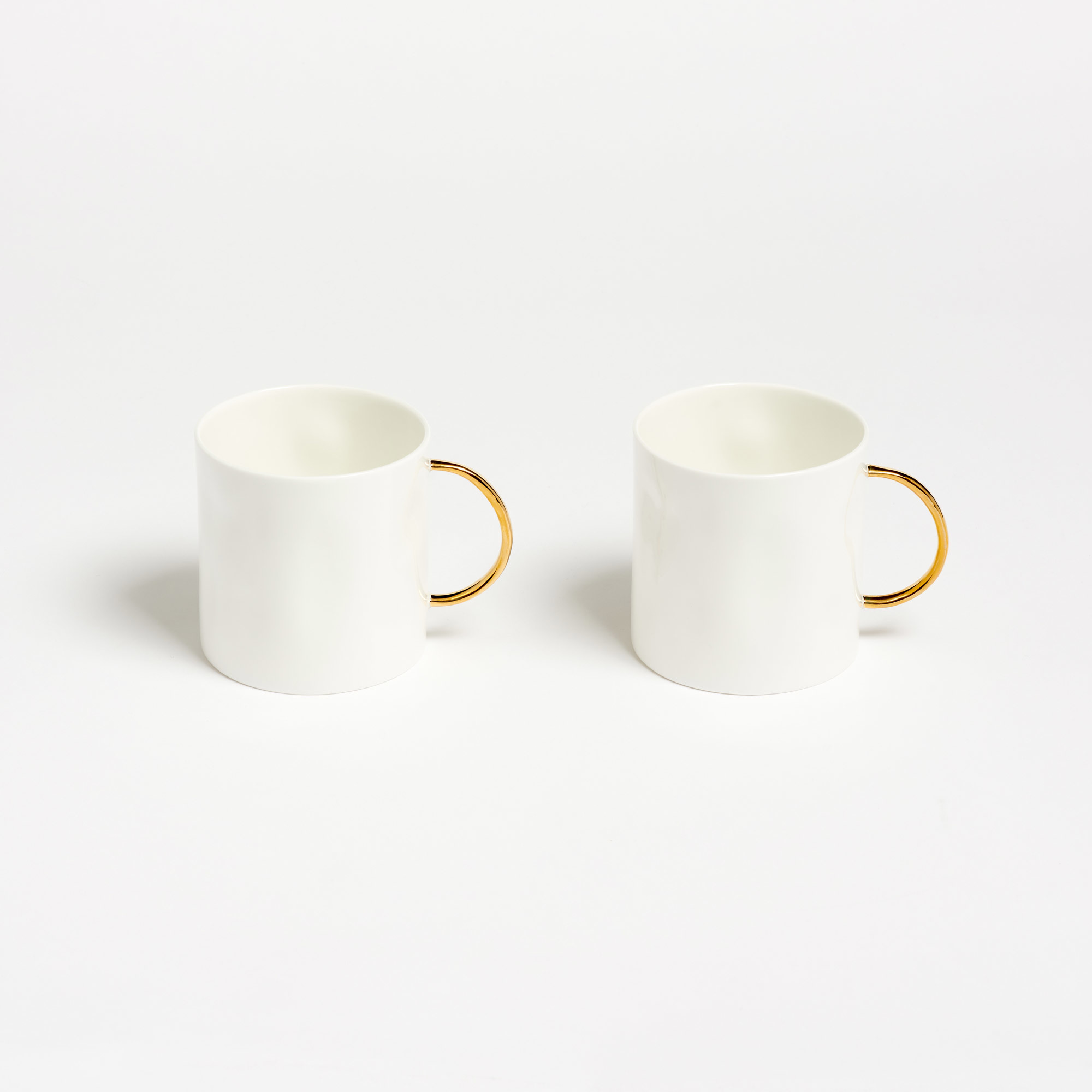 Set of 4 Fine Bone China Tea Mugs with Gold Handle - Gold Tea Mug Feldspar Ceramics The Garnered 3
