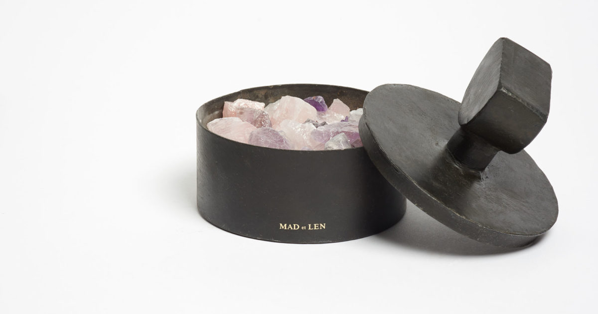 Mad et Len 'Darkwood' Amethyst Totem Pot Pourri | The Garnered