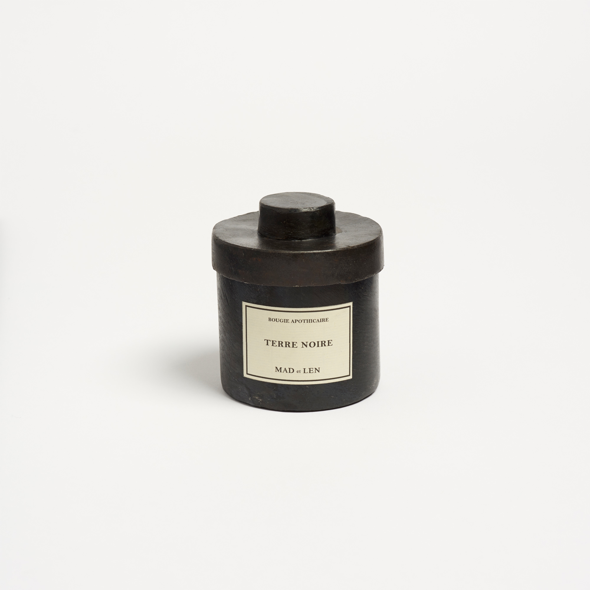 Mad et Len Artisan Scented Candle – Terre Noire | The Garnered