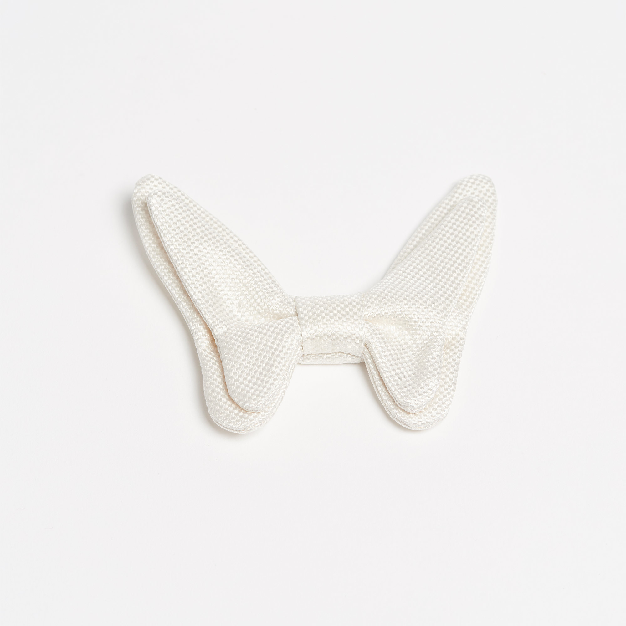 Butterfly White Matte Silk Magnetic Bow-Tie - Bowtie Maison F Ties The Garnered 22