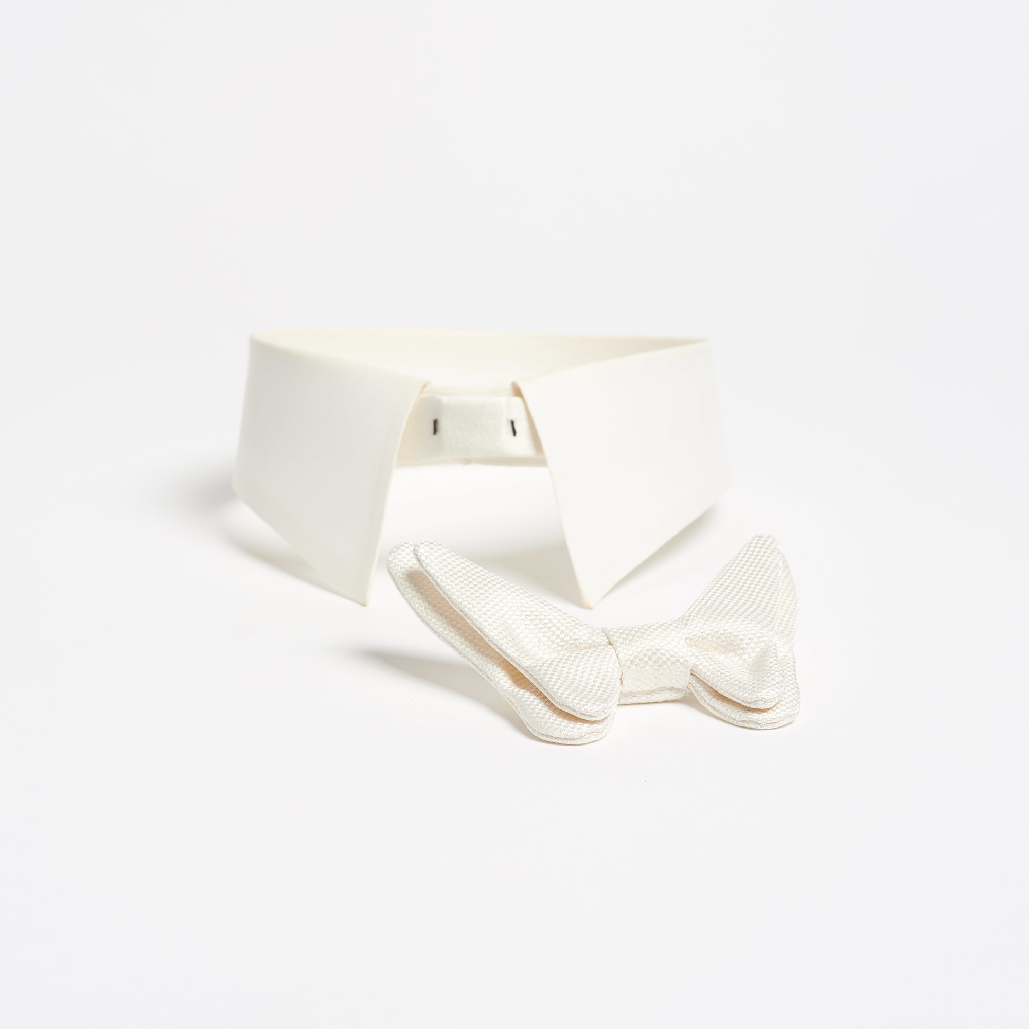 Butterfly White Matte Silk Magnetic Bow-Tie - Bowtie Maison F Ties The Garnered 24