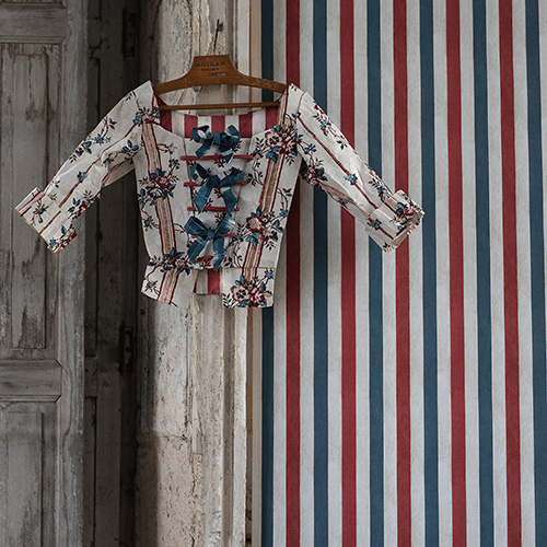 The Garnered - The Garnered Antoinette Poisson Ruth Ribeaucourt Wallpaper Rayures Tricolores Thumbnail