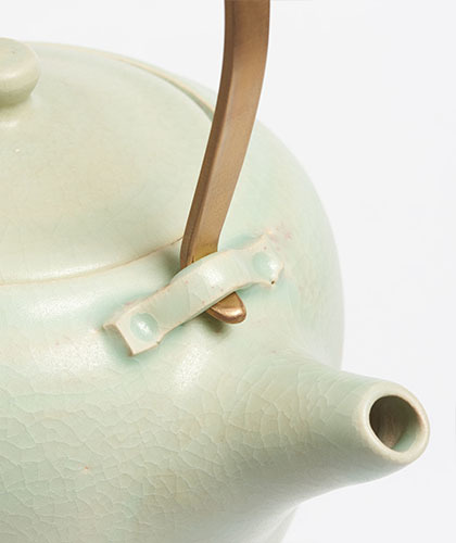 The Garnered - Arielle De Gasquet Handmade Ceramic Teapot Pale Detail The Garnered 2