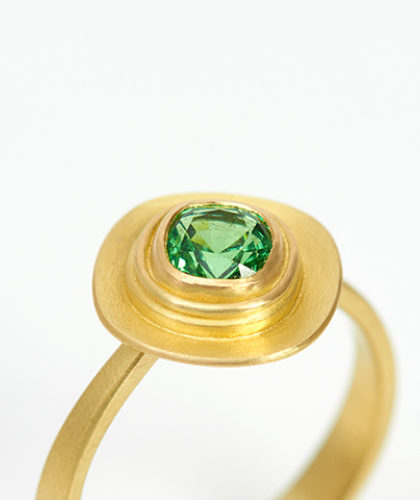 The Garnered - The Garnered Jean Scott Moncrieff 18Ct Ring With Cushion Cut Tzavorite Detail Thumbnail