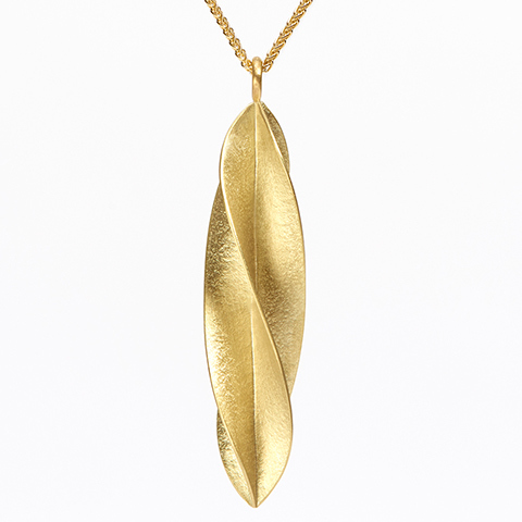 The Garnered - The Garnered Jean Scott Moncrieff 18Ct Tapered Twist Pendant Detail Thumbnail