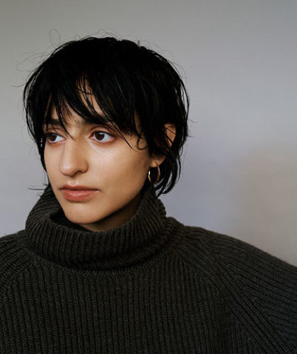 The Garnered - Kinraden Fine Jewelry 18K Gold Glow Earring The Garnered Model Thumbnail